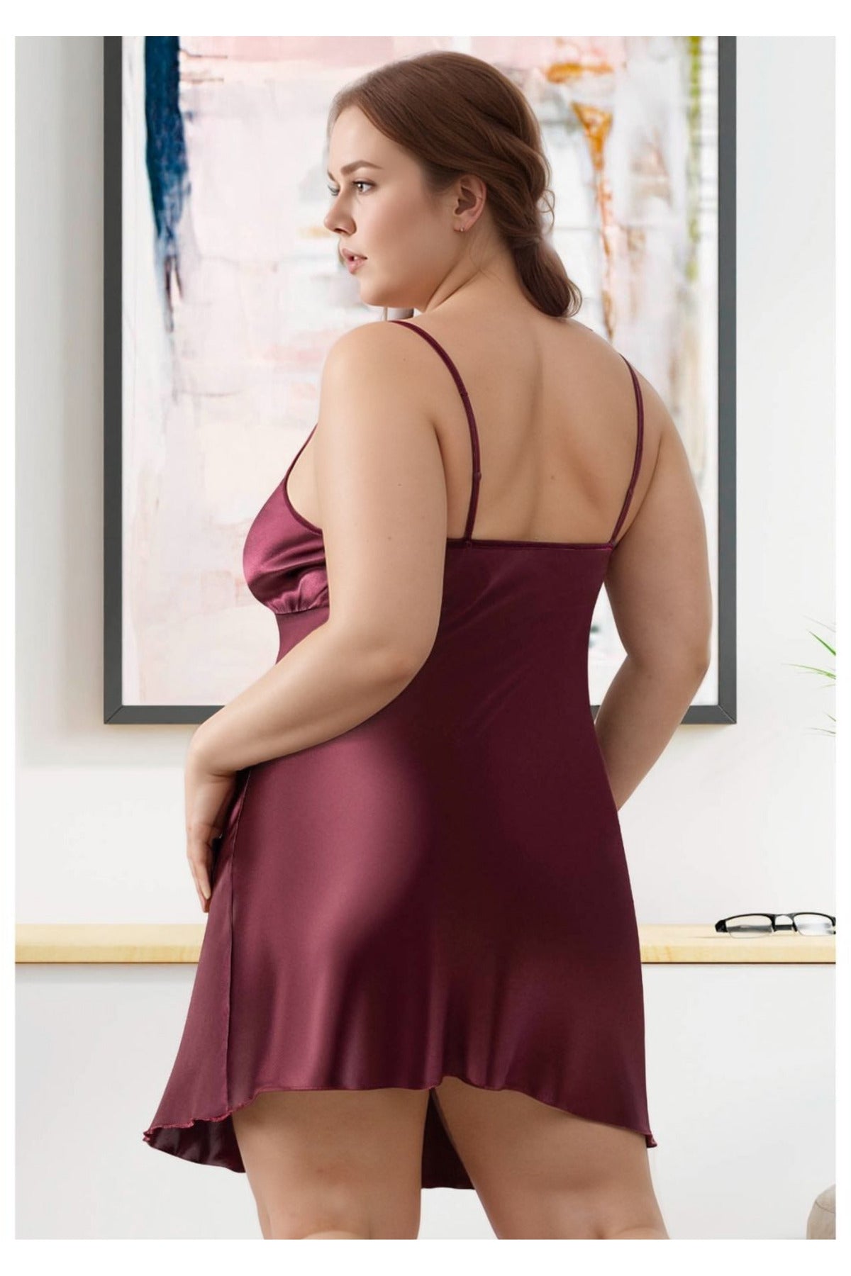 Kadın Mürdüm Büyük Beden Saten Gecelik - Şık V Yaka Plus Size Ev Giyimi