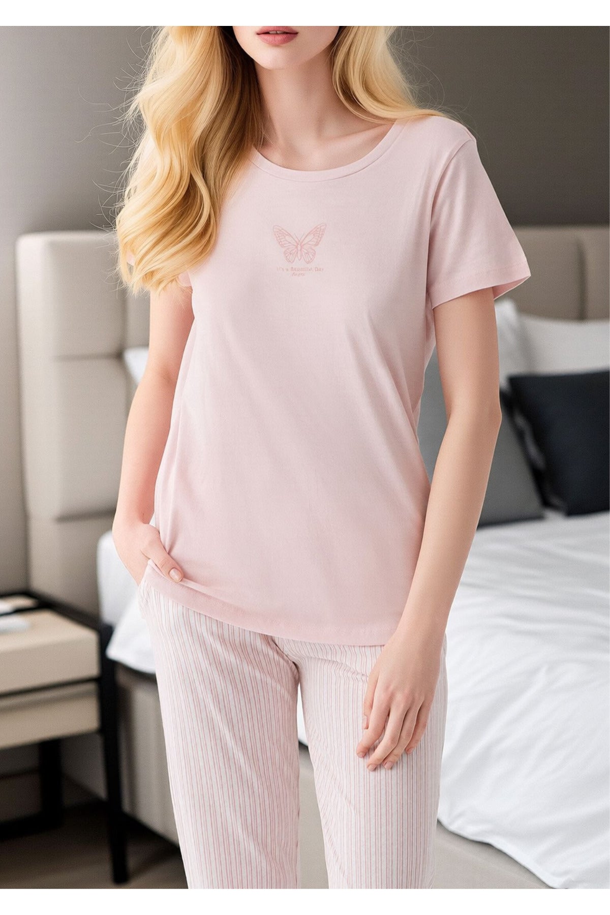 Kadın Kelebek Nakışlı Kısa Kollu Çizgili Pijama Takımı - Pamuklu Ev Giyim Takımı